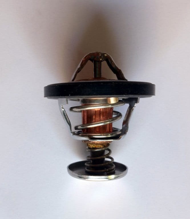 termostat-yanmar-3d84-4d84-4d88-3tnv84-3tnv88-3tne74-3tne88-4tne88-4tnv84-4tnv88-4tna78t-3tne84d-4tne84-atlas-case-doosan-gehl-hitachi-landini-mccormi-727 Termostat YANMAR 3D84 4D84 4D88 3TNV84 3TNV88 3TNE74 3TNE88 4TNE88 4TNV84 4TNV88 4TNA78T 3TNE84D 4TNE84 ATLAS CASE DOOSAN GEHL HITACHI LANDINI MCCORMI