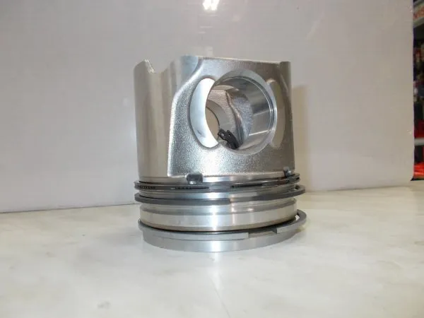 Tłok śr. 102mm FIAT IVECO BAMFORD CASE CUMMINS NEW HOLLAND STD