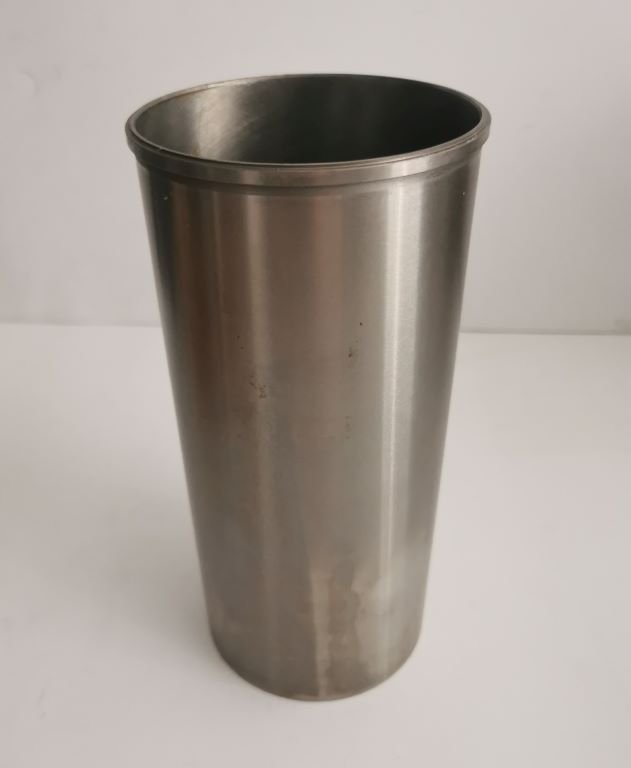 Tuleja cylindrowa śr. 111,8 mm FORD BSD330 BSD332 BSD333 BSD438 BSD442 BSD444 BSD666 CASE FIAT LAVERDA MANITOU NEW HOLLAND
