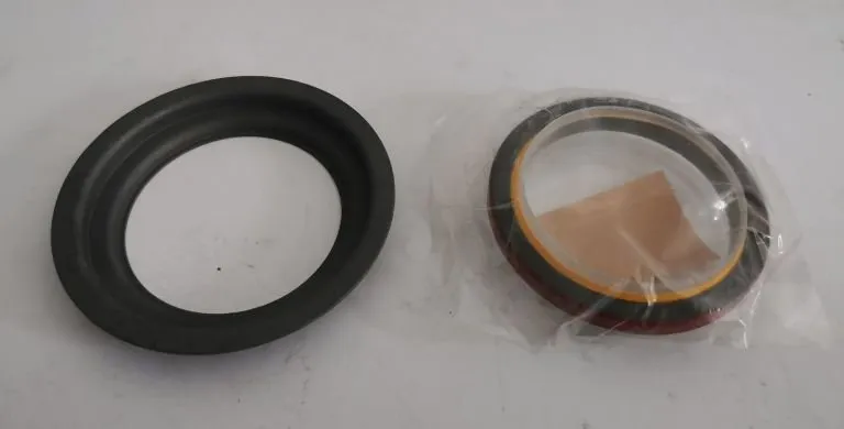 Uszczelniacz wału przód CUMMINS 6CT8.3 ISC8.3 ISL8.9 QSC8.3 ISC8.3 QSL8.9 AGCO CASE FORD HYUNDAI KAWASAKI KOEHRING TEREX SISU